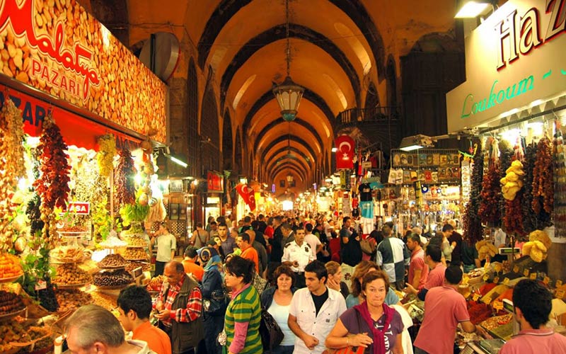 خرید کردن در بازار بزرگ استانبول
