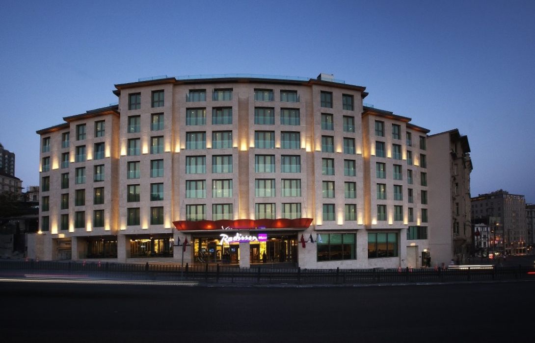 هتل رادیسون بلو  پرا